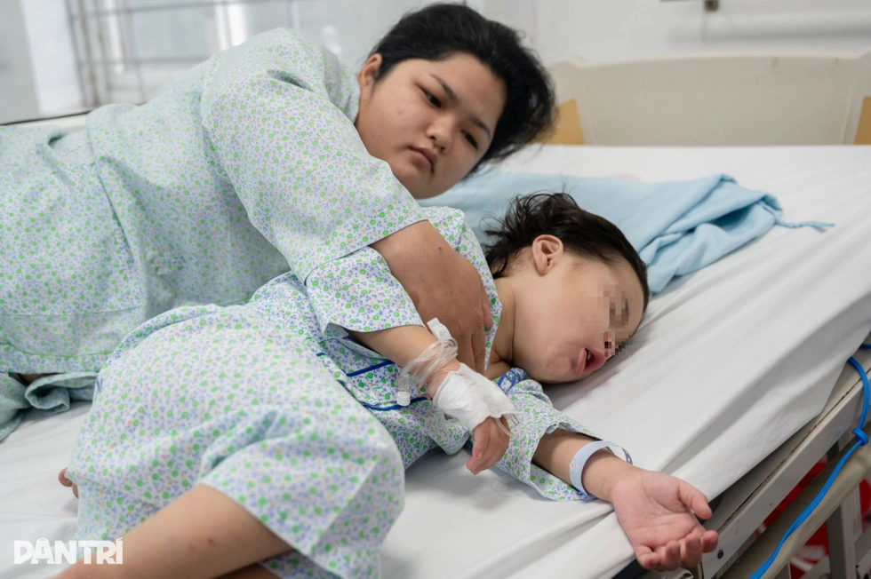 10 phút "sinh tử" cứu cả nhà thoát chết trong vụ ngộ độc khí Clo ở Hà Nội