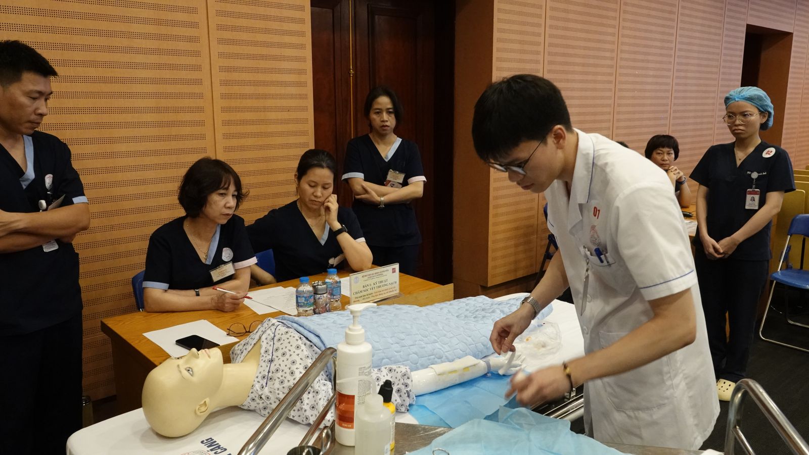 Khai mạc kỳ “Đánh giá năng lực Điều dưỡng Bệnh viện Đa khoa Xanh Pôn năm 2026”: Chuẩn hóa năng lực chuyên môn, nâng cao chất lượng chăm sóc người bệnh