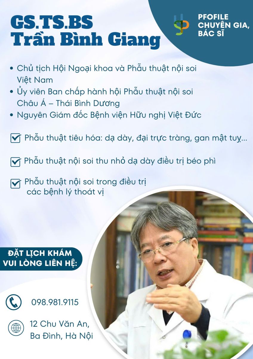 Giáo sư, Tiến sĩ, Bác sĩ Trần Bình Giang trực tiếp thăm khám và phẫu thuật tại bệnh viện