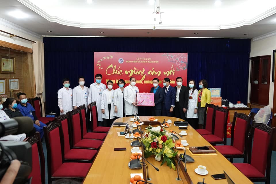 LIÊN ĐOÀN LAO ĐỘNG THÀNH PHỐ HÀ NỘI ĐẾN THĂM, CHÚC TẾT TẬP THỂ THẦY THUỐC VÀ BỆNH NHÂN BỆNH VIỆN ĐA KHOA XANH PÔN