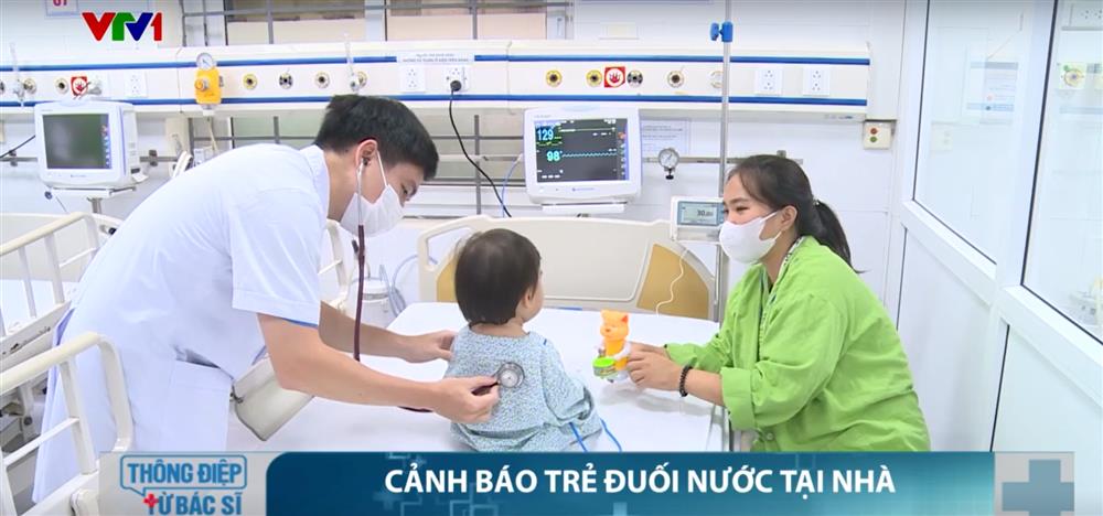TẠI SAO KHÔNG VÁC, DỐC NGƯỢC TRẺ TRONG SƠ CỨU ĐUỐI NƯỚC?
