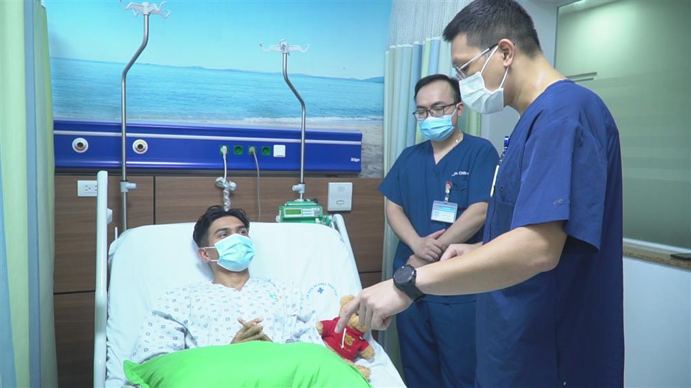 Soklong Chhun - VĐV đội tuyển Taekwondo của Campuchia đã được các bác sĩ BVĐK Xanh Pôn phẫu thuật nội soi tái tạo dây chằng chéo khớp gối một cách kịp thời