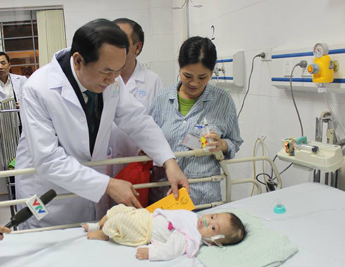Chủ tịch nước Trần Đại Quang thăm và chúc tết Bệnh viện Saint Paul
