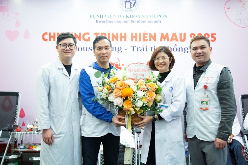 Bệnh viện Đa khoa Xanh Pôn Tổ Chức Chương trình Hiến Máu 2025  "Blouse Trắng - Trái Tim Hồng"