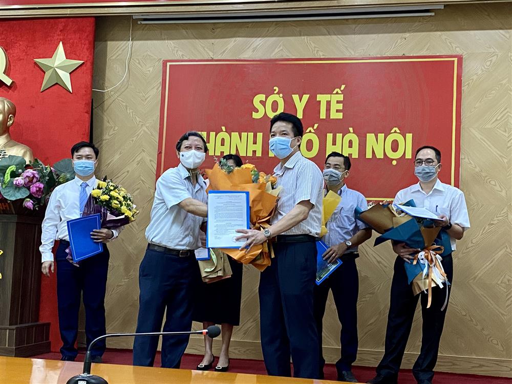 CÔNG BỐ VÀ TRAO QUYẾT ĐỊNH BỔ NHIỆM LẠI CHỨC DANH PHÓ GIÁM ĐỐC BỆNH VIỆN ĐA KHOA XANH PÔN